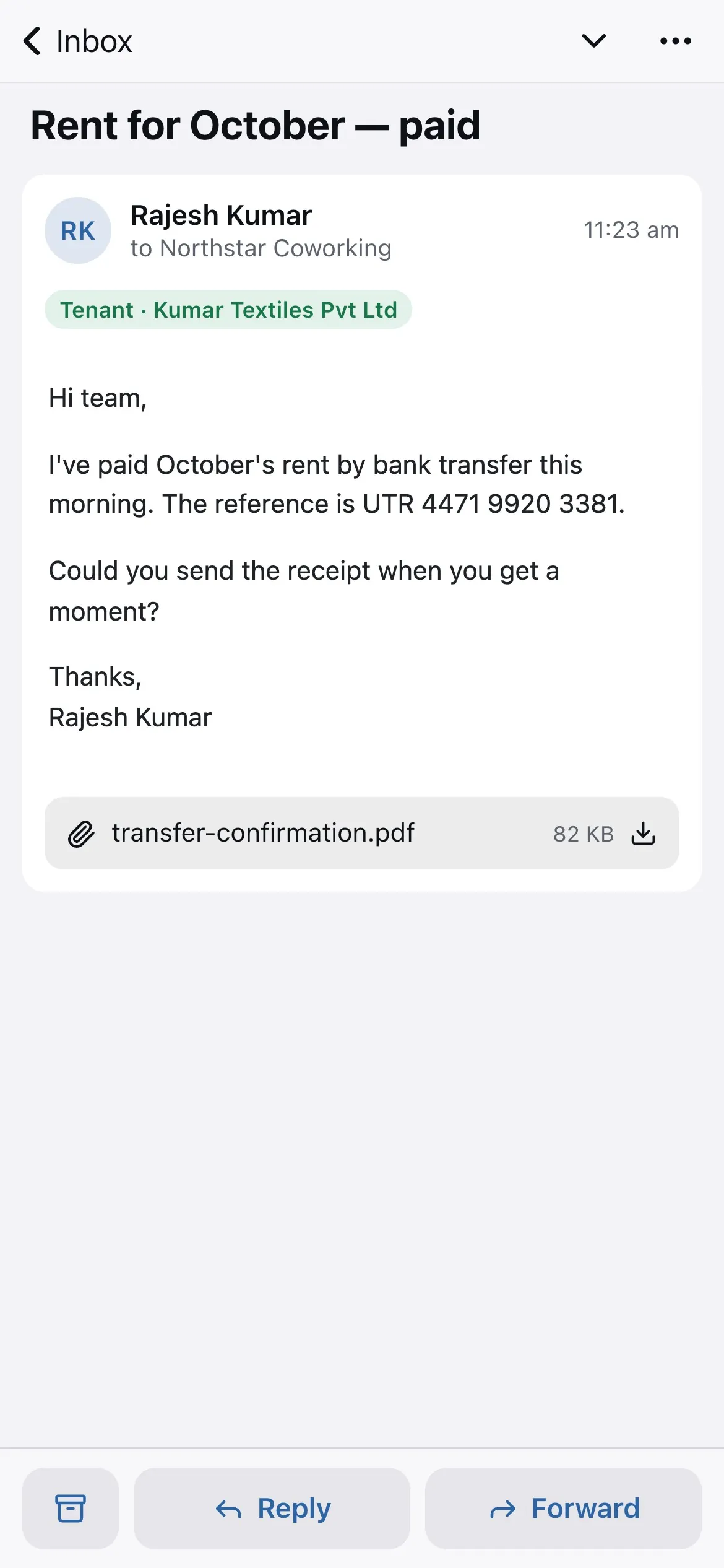 An email open on the phone: archive, Reply and Forward sit at the bottom.